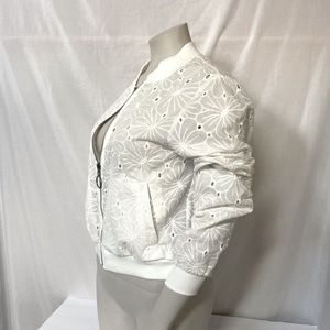 SO Clothing Women’s and Girls White Waist Jacket Size Small Zipper Eyelet NWOT